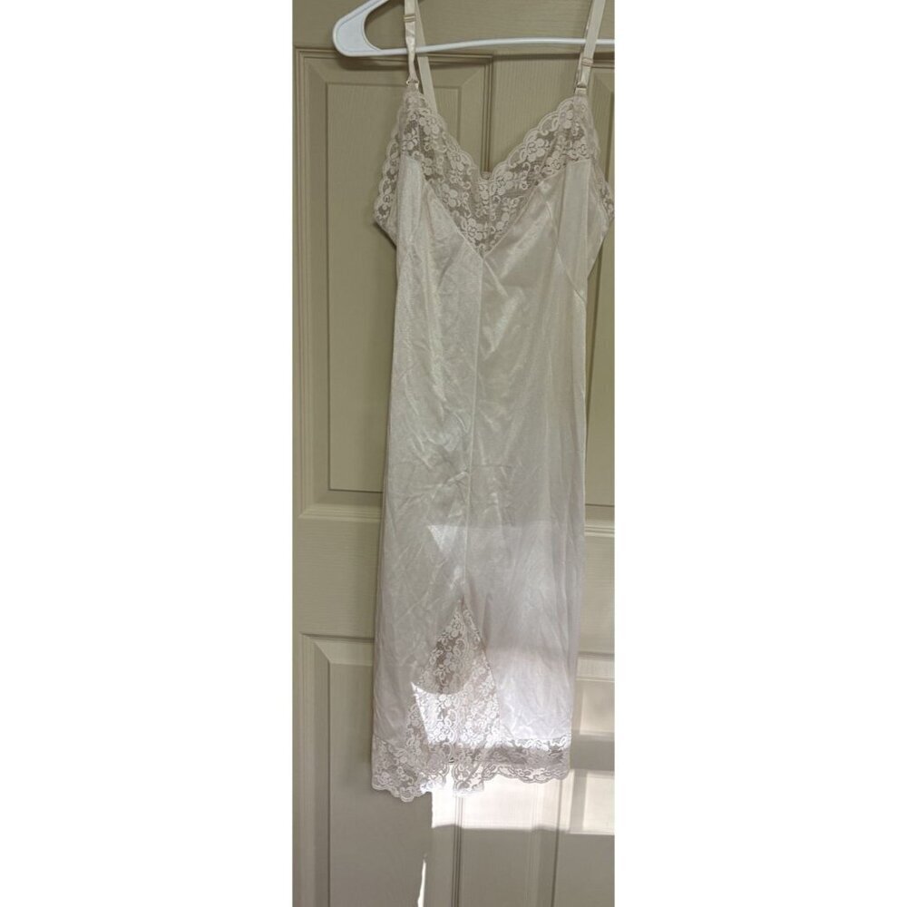 Beeline Fashions Womens 34 Vintage Lace Nylon Full Slip Knee Length USA Made